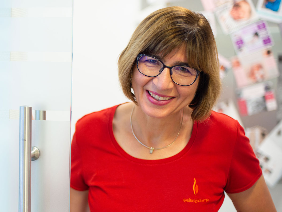 Portrt der Fachrztin Knieb-Gevargez Zoubalan